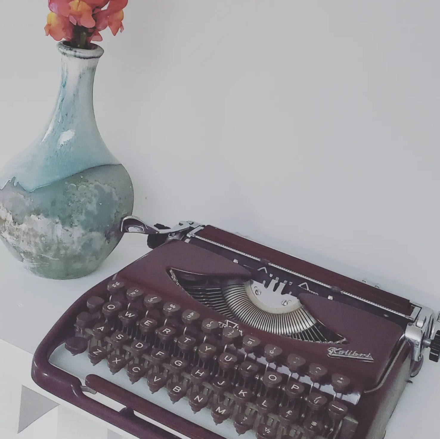 Groma Kolibri タイプライター アンティーク【ケース付き】 Kolibri Groma Typewriter and Case For Sale - My Cup Of Retro